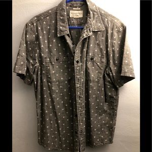 I’m selling a polo shirt!!!